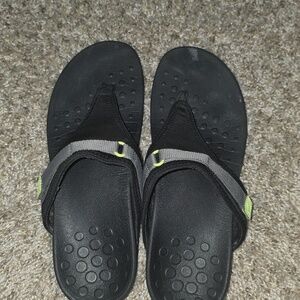 Vionic Black Sandals Size 9.5